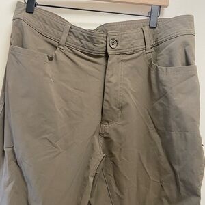 Swiss Tech men’s pants khaki tan for camping, outdoor wear size 34
